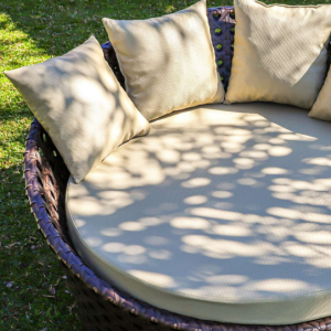 Chaise de Fibra Sintética com Tela: Conforto e Estilo