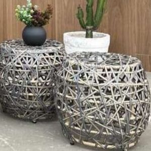 Puff de Fibra Sintética: Praticidade e Elegância.