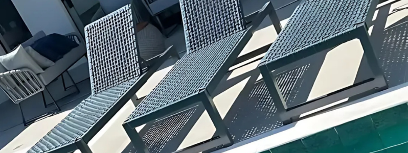 Espreguiçadeiras em Fibra Sintética: Conforto e Estilo Duradouro para Áreas Externas